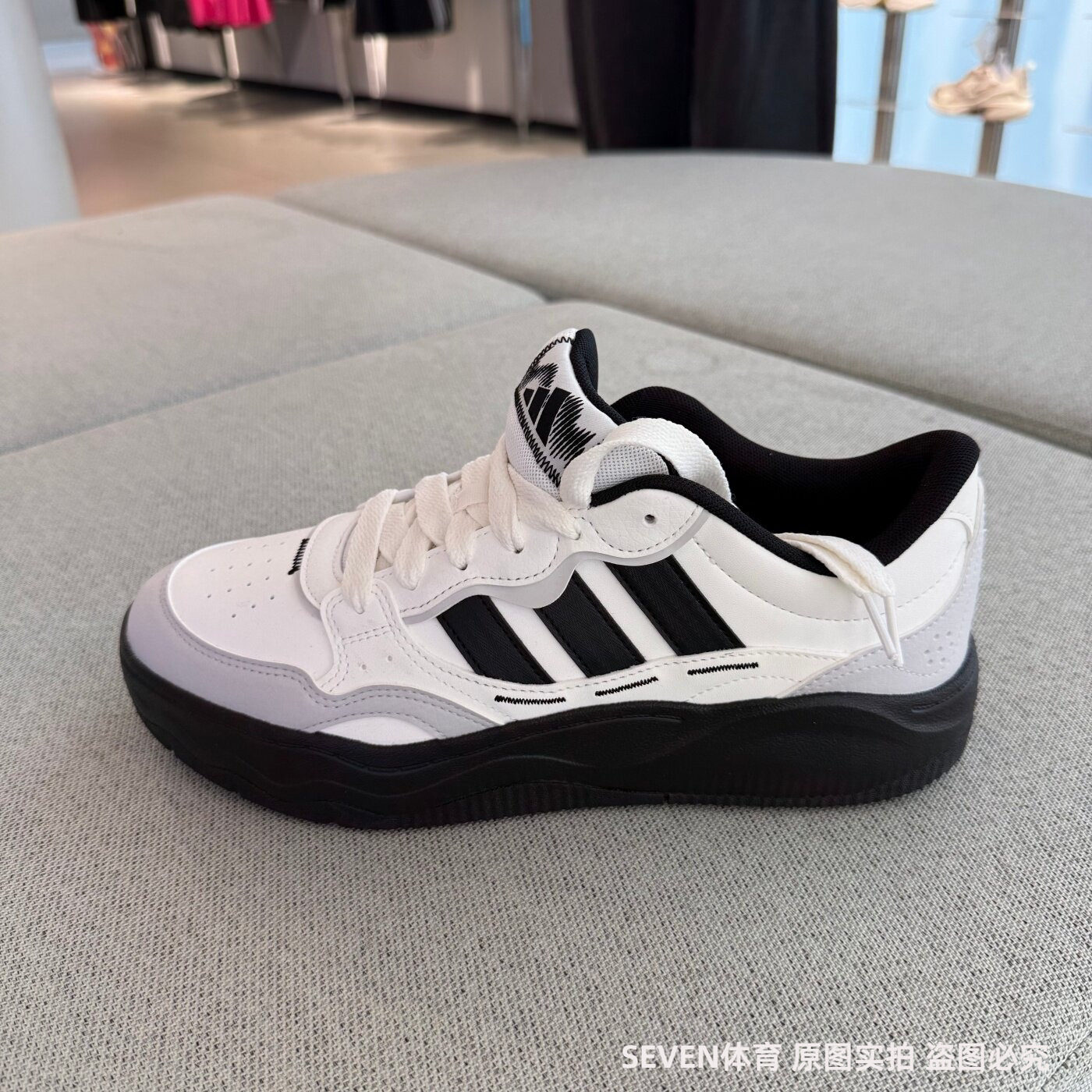 Adidas阿迪达斯男女款Lite Shuffle经典黑白运动休闲鞋板鞋KH9022