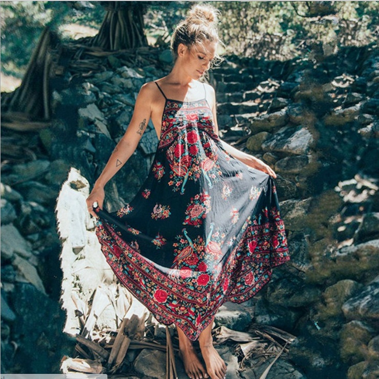 跨境印花复古黑色定位孔雀连衣裙吊带性感大摆裙立体印花