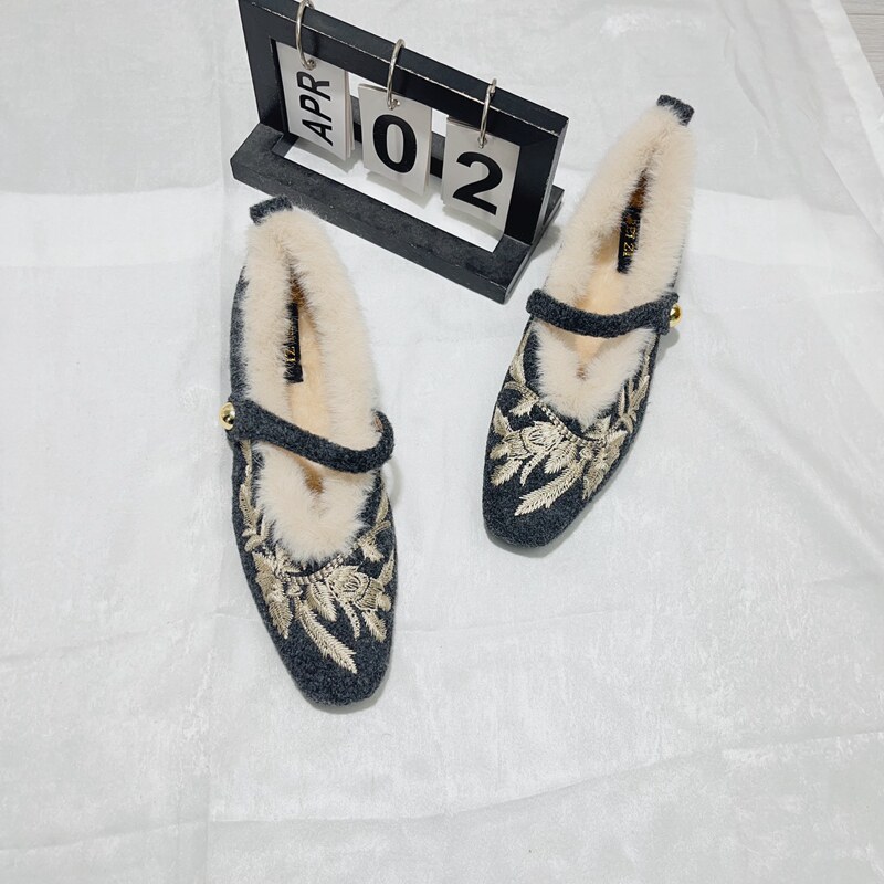 新中式刺绣呢子加绒保暖软底单鞋