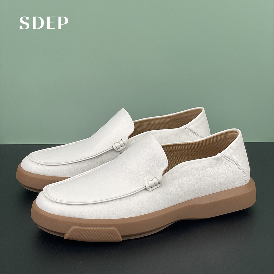 男士白色商务休闲皮鞋