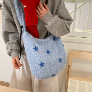 毛绒星星包包女2025冬季新款甜美淑女单肩斜挎包百搭大容量通勤包