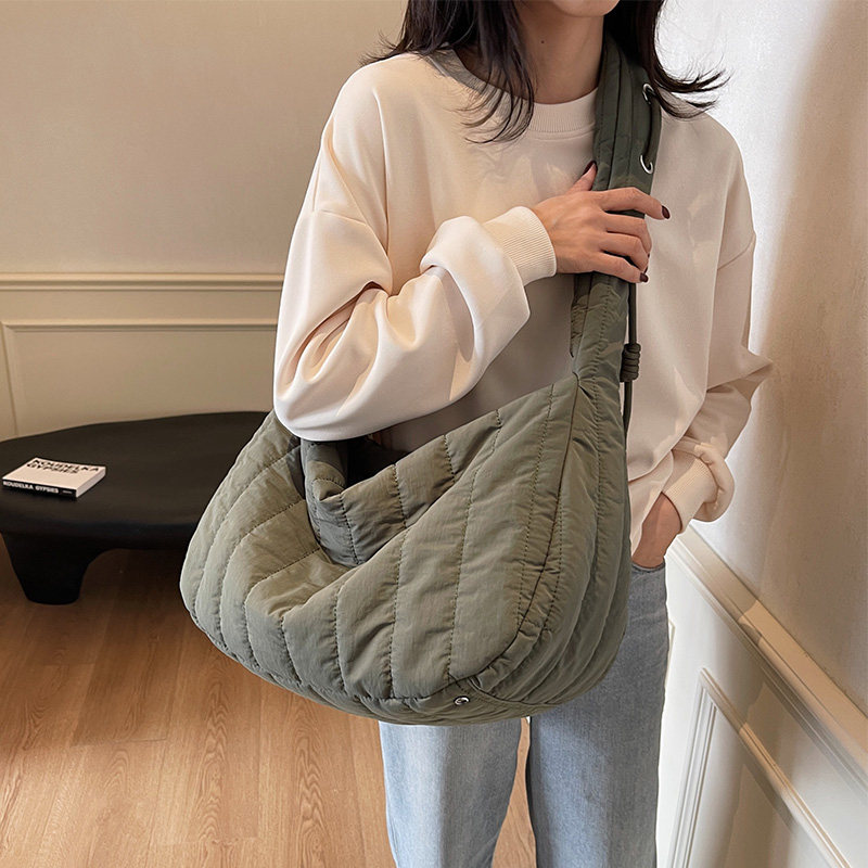 新款大容量云朵褶皱包抽绳尼龙单肩饺子包羽绒包包通勤泡泡斜挎包,箱包皮具/热销女包/男包,通用款女包,淘宝优惠券,粉丝福利购,淘宝优惠卷