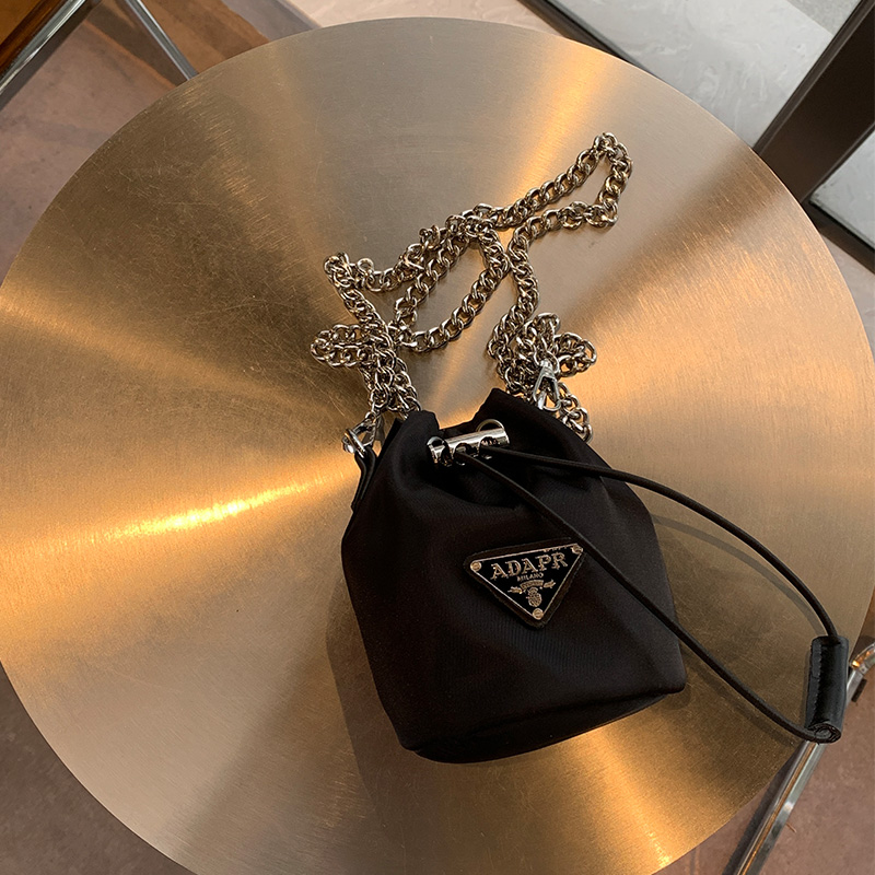 链条斜挎包韩系爆款帆布水桶包女