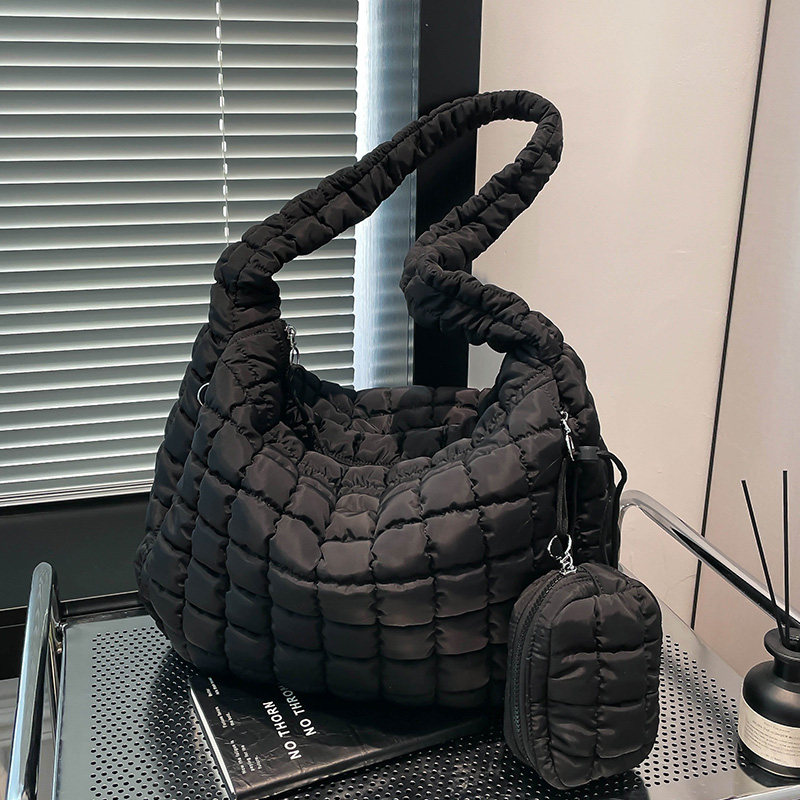 慵懒风羽绒包2024秋冬棉服托特包包女大容量云朵褶皱包斜挎饺子包