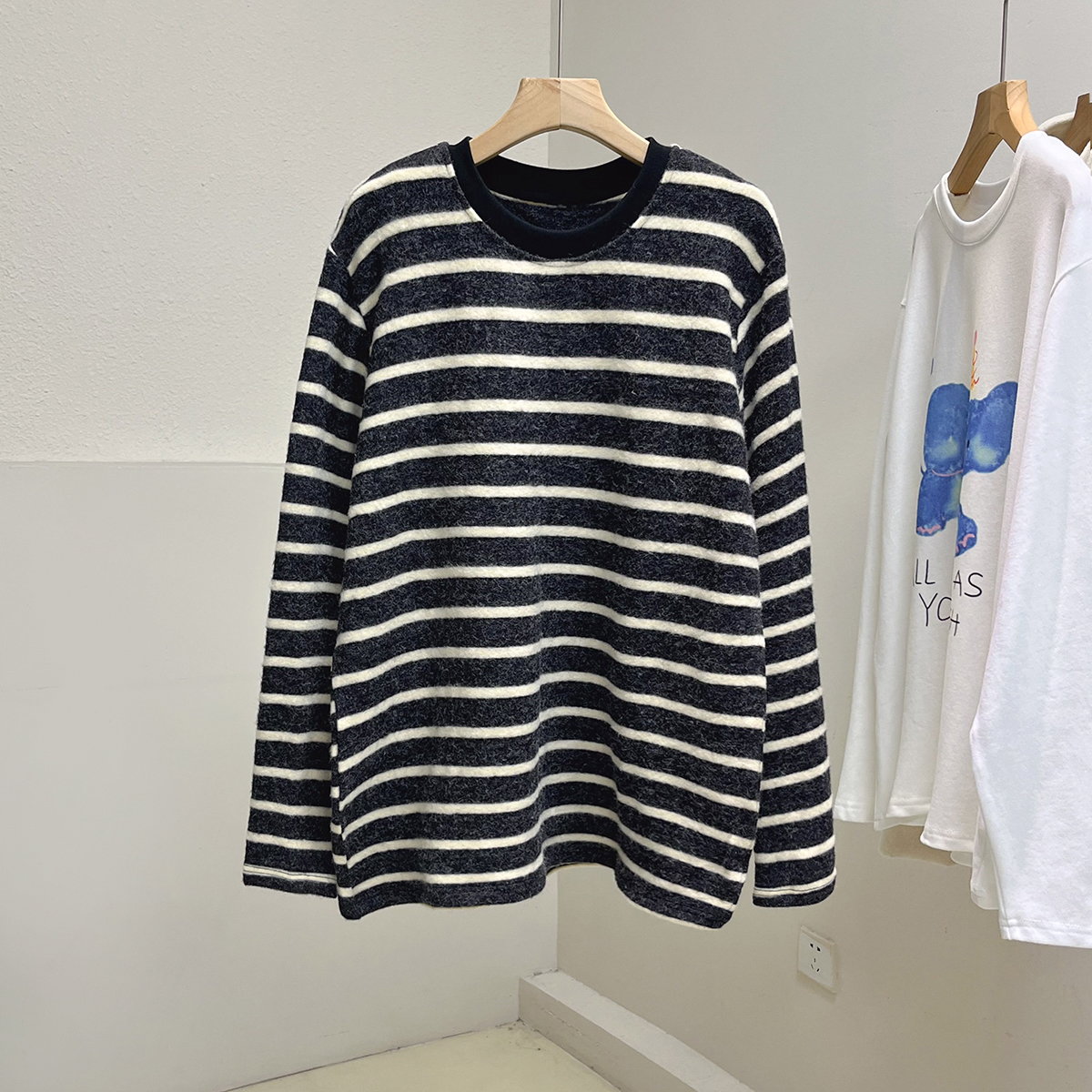 加厚磨毛软糯奥利奥慵懒风打底衫女秋季宽松黑白条纹长袖T恤上衣