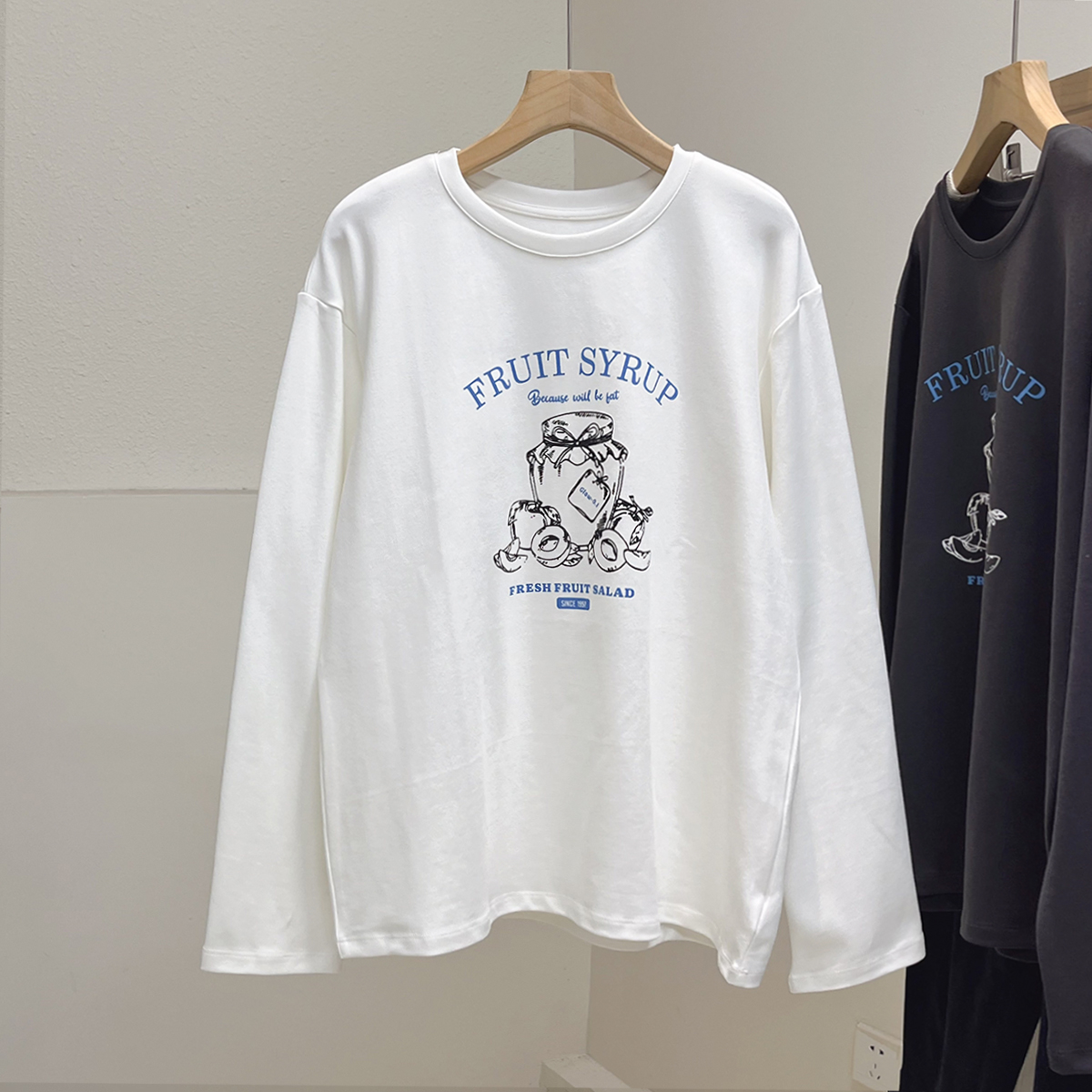 韩版复古印花白色长袖t恤女秋季宽松休闲百搭圆领减龄上衣打底衫