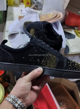 2023新款l低帮鞋头水钻男鞋麂皮黑蓝红色底鞋情侣款水晶休闲板鞋