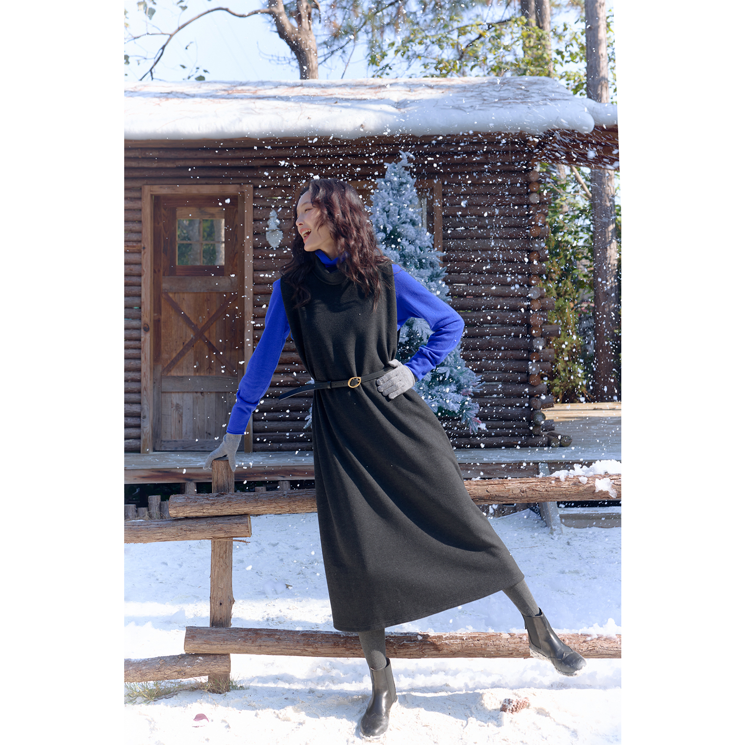 灰色高领气质无袖背心连衣裙