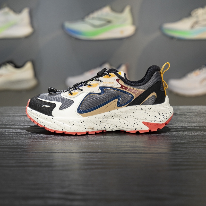 李宁四季通用耐磨反光童户外鞋