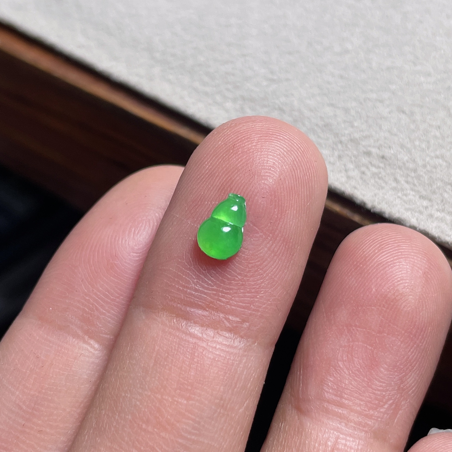 缅甸天然翡翠A货冰种起光阳绿葫芦裸石