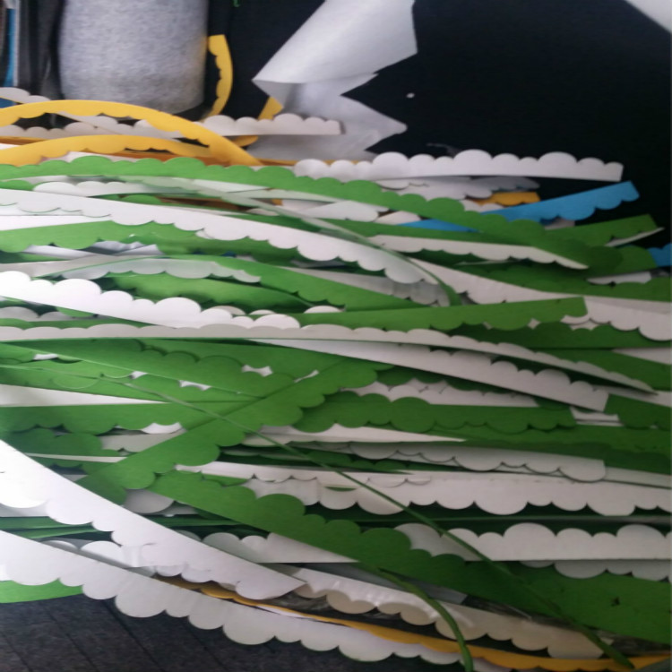 彩色背胶毡墙壁装修毛毡花边波浪边直条边栅栏边毛毡板宣传栏边框