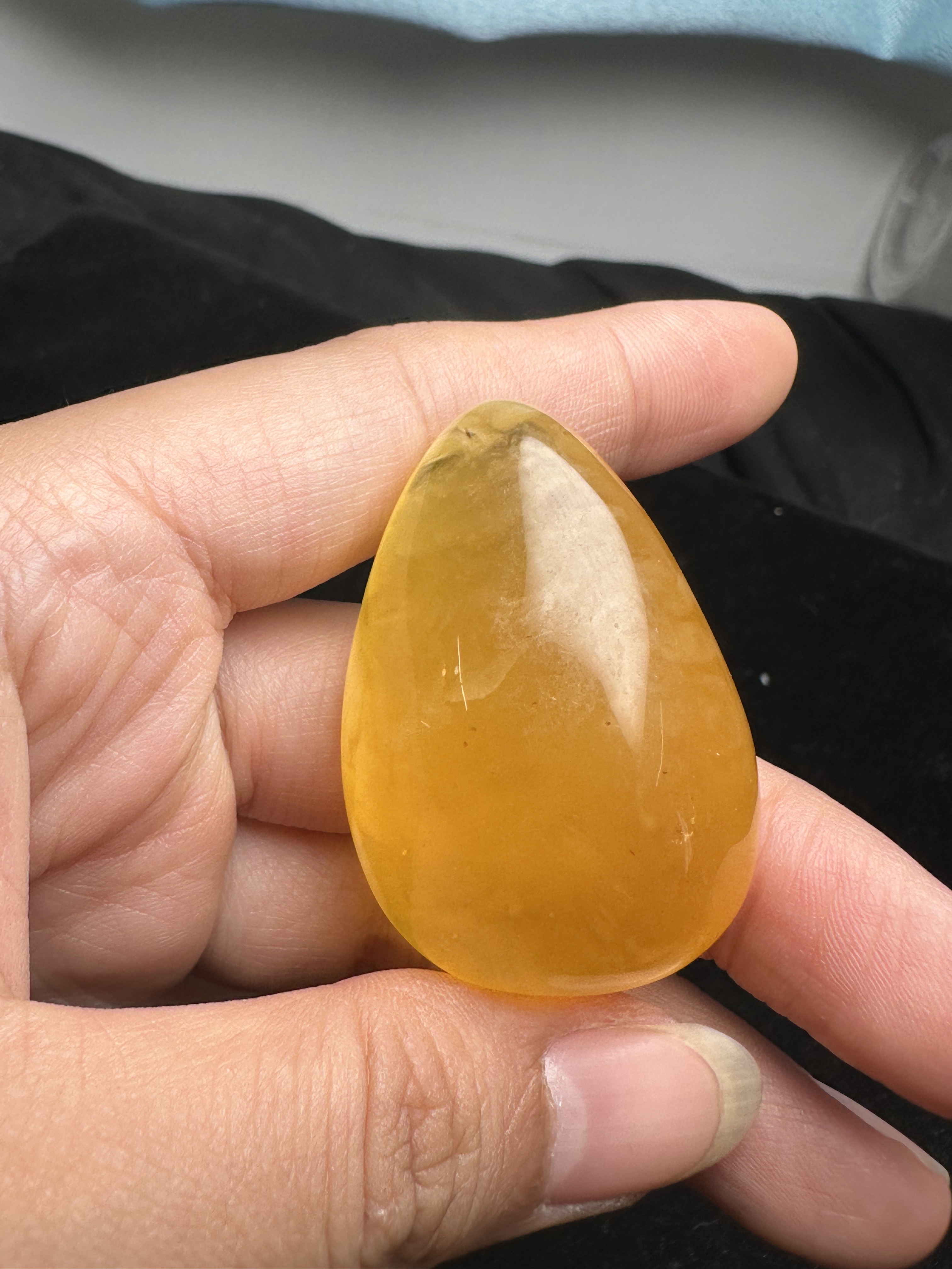 纯天然蜜蜡水滴大吊坠 饱满俄料31*45MM厚度18mm 重量13.9克 保真