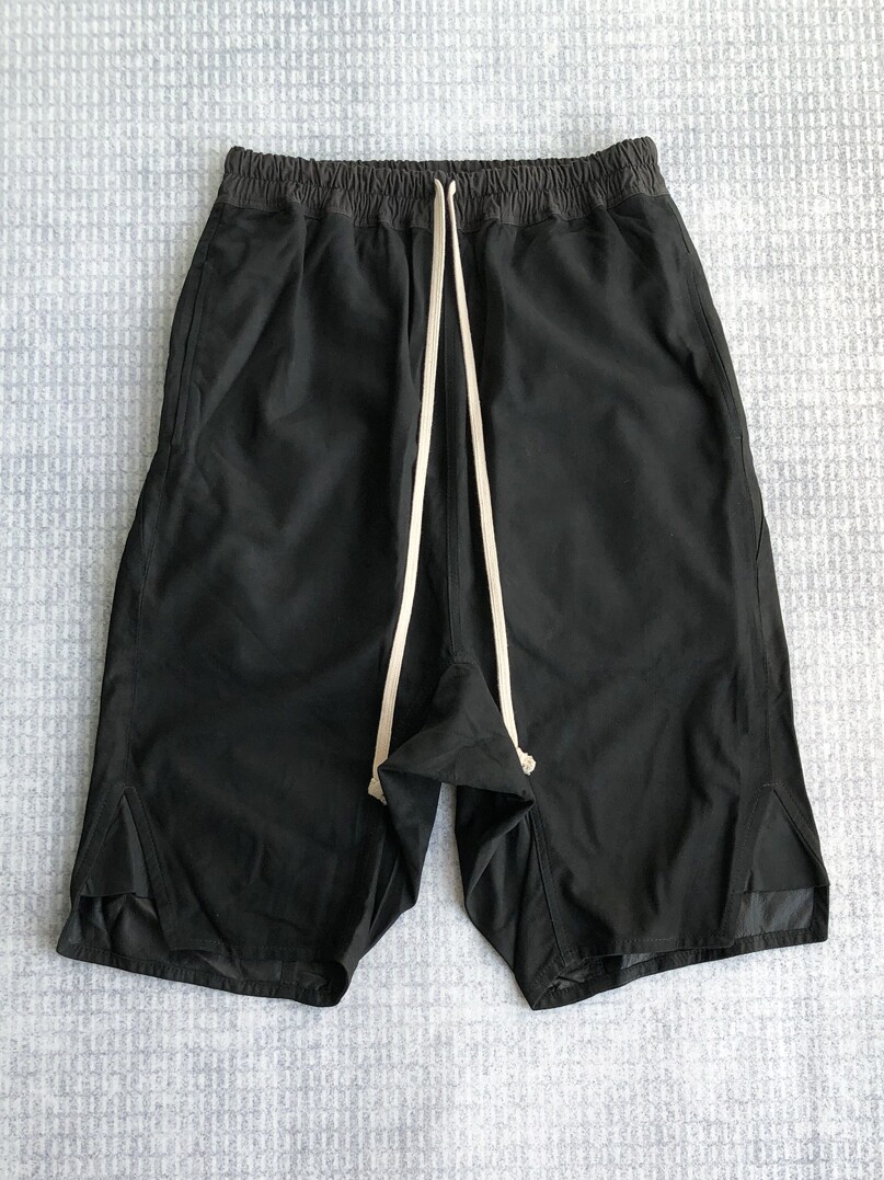 ONEOFYOU 다크 파이오니어 매트 양피  가죽 반바지 남성 RO 슬릿 하이 스트리트 루즈 5점 가죽 바지 트렌디