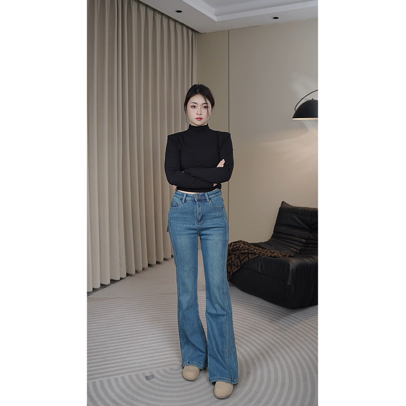 2025冬季新款加绒黑色微喇牛仔裤女高腰不贴腿显瘦显腿长直筒裤