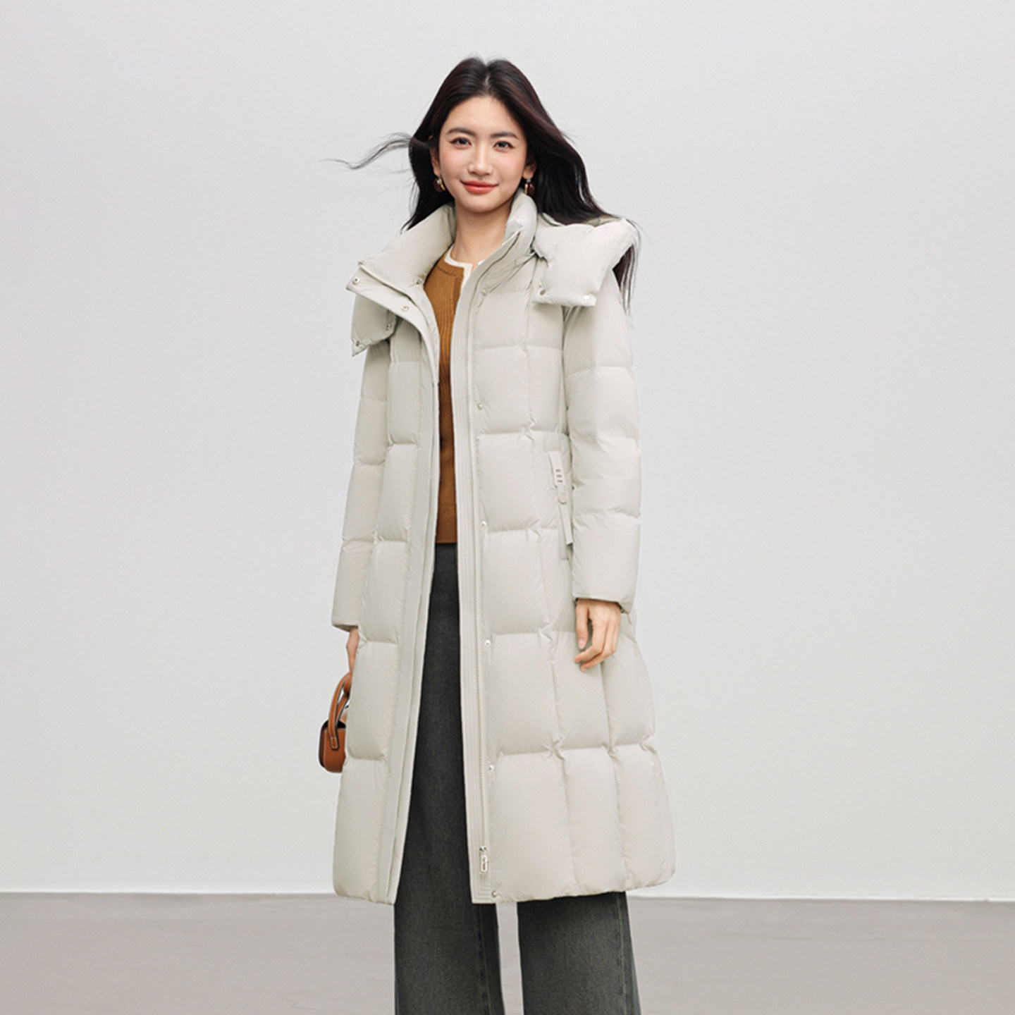 雪中飞2025冬新款时尚韩版羽绒服保暖显瘦连帽鸭绒中长款外套女