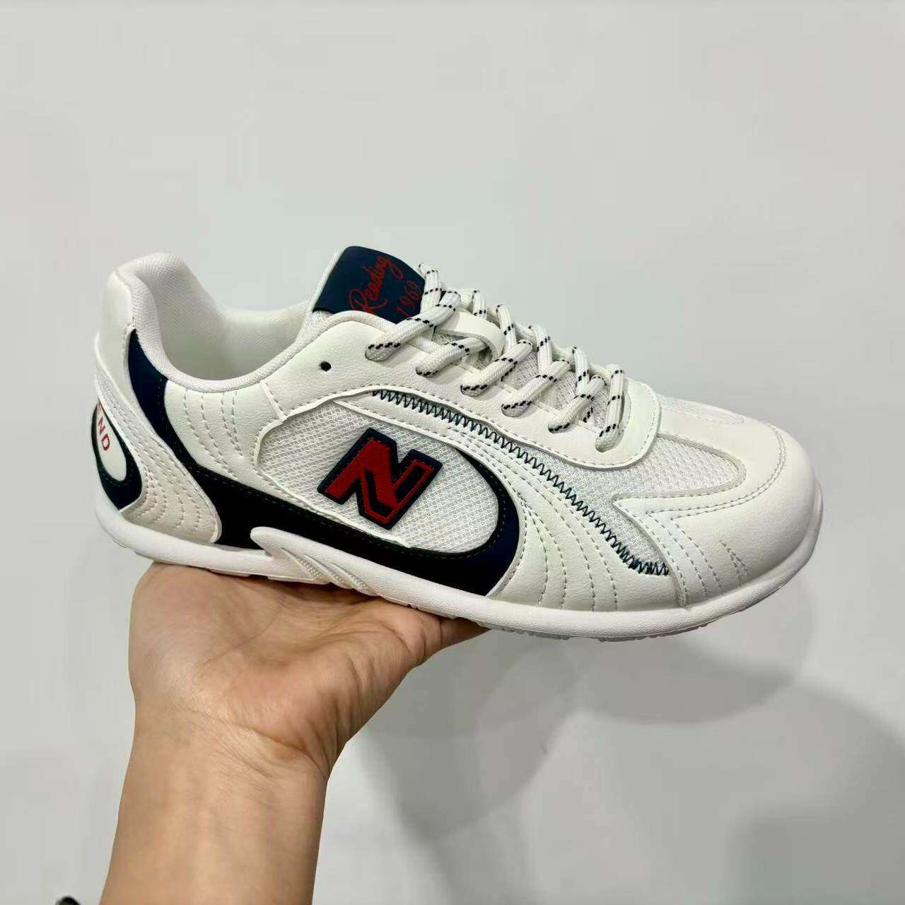 2026夏季新款时尚百搭休闲德训鞋网面透气耐磨运动跑步鞋情侣款