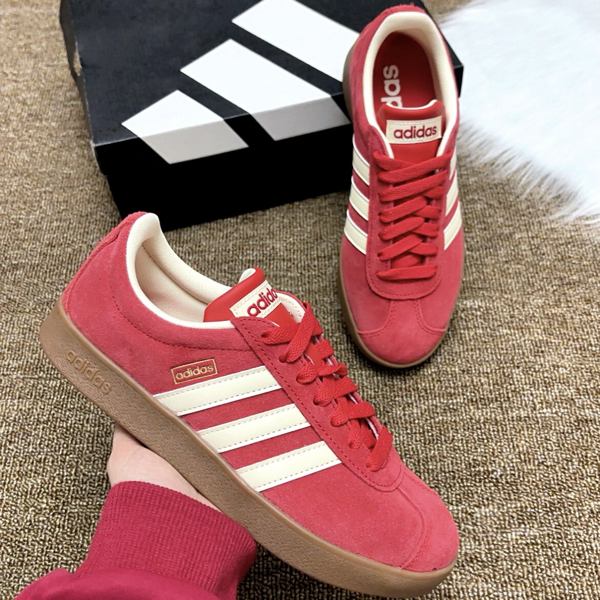 阿迪达斯adidas Vl Court Classic 绒面革 复古德训鞋 红色KK3774