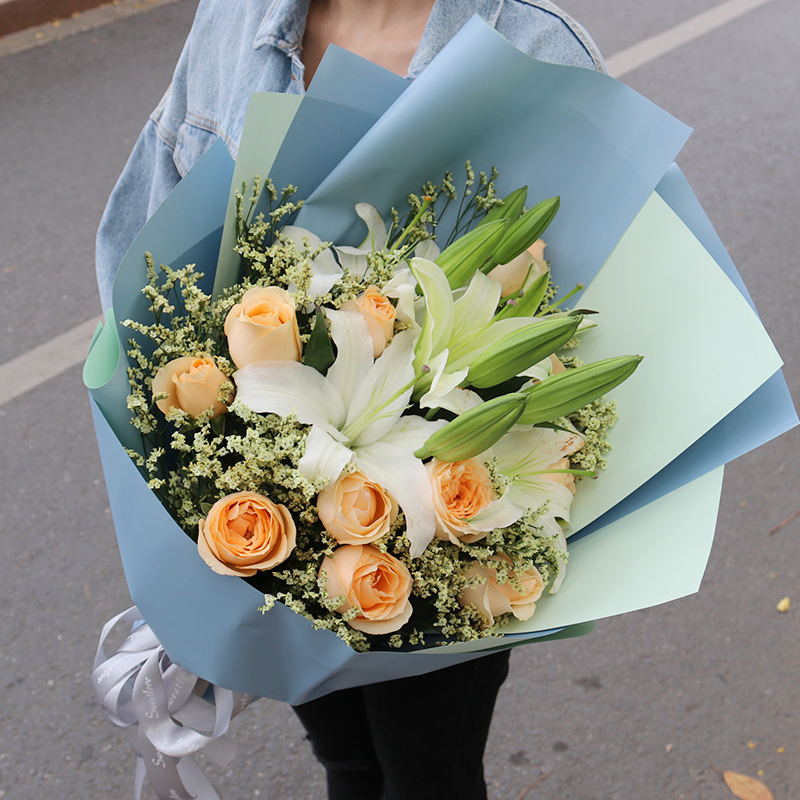 康乃馨柳州同城生日百合花束