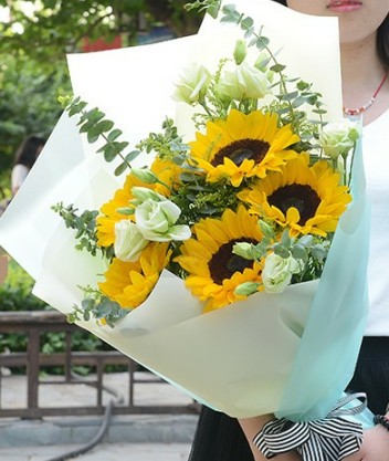 父亲节送爸爸礼物邢台临城威县平乡南和巨鹿县鲜花同城速递向日葵