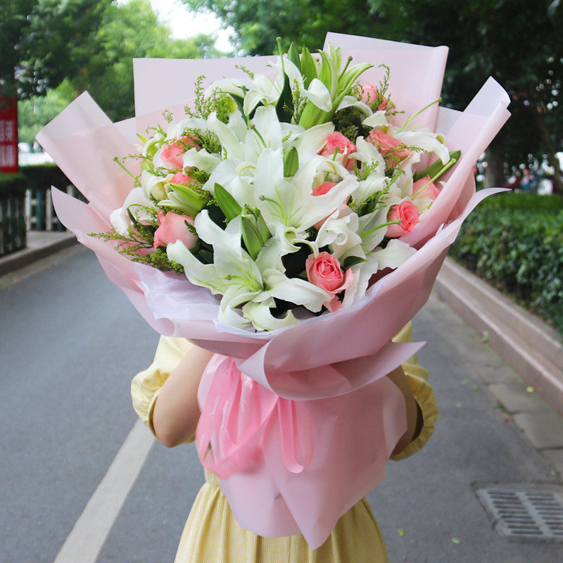 康乃馨鲜花百合花束生日长辈