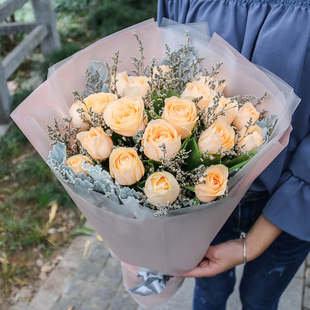 红玫瑰花束礼盒长春鲜花速递南关宽城朝阳二道区同城生日送花店