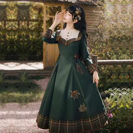 【拾秋记】绿色刺绣OP全款预约链接-青LO原创Lolita片裁复古穿搭