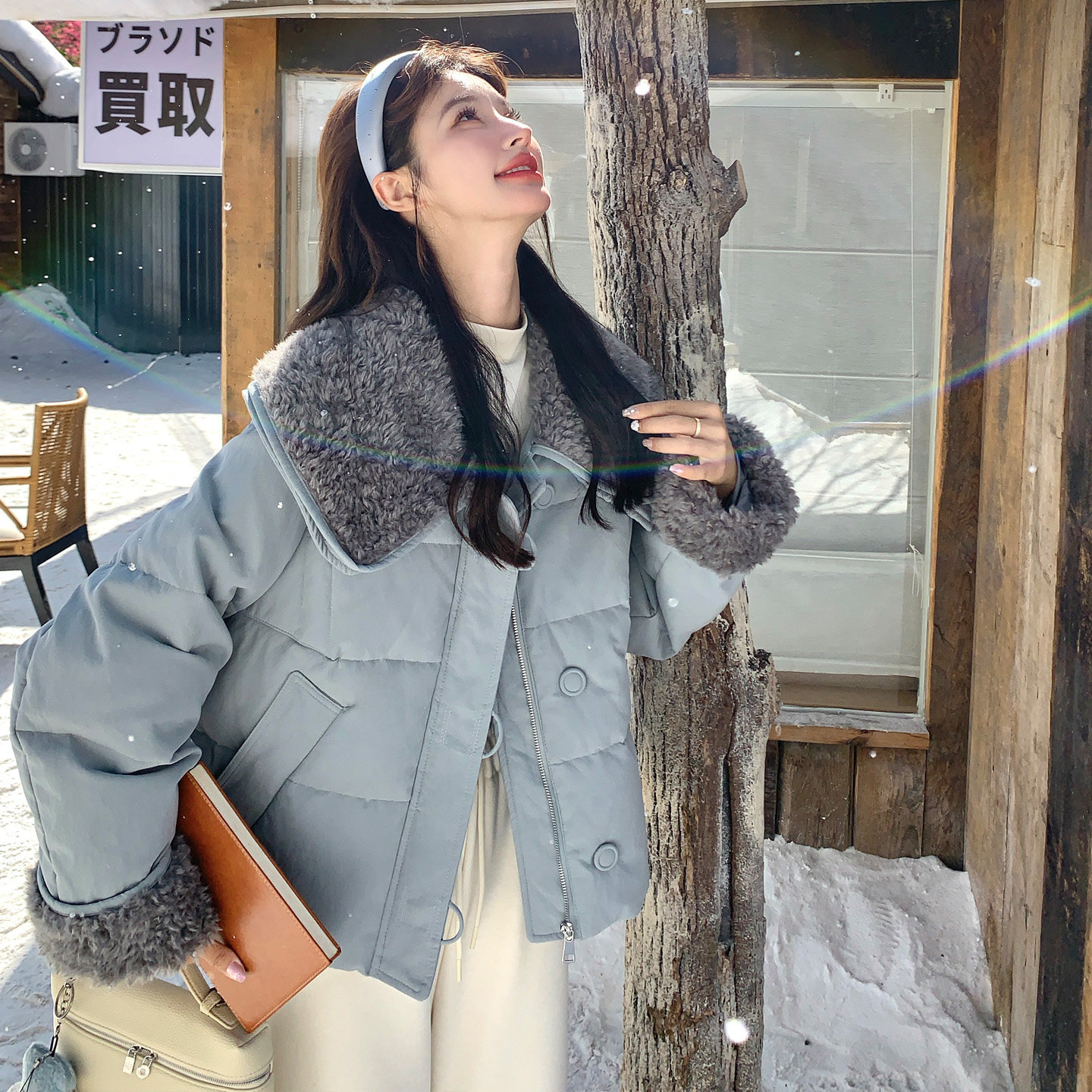 羊羔毛拼接大翻领羽绒服外套女冬季2025减龄白鸭绒磨砂水洗皮外套图片
