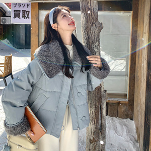 羊羔毛拼接大翻领羽绒服外套女冬季2025减龄白鸭绒磨砂水洗皮外套图片