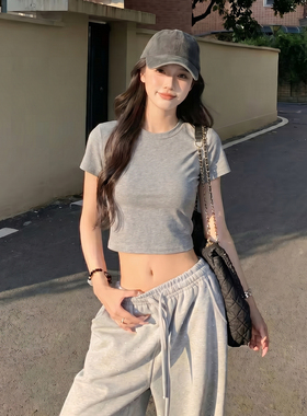 小个子灰色圆领短款上衣女夏2026新款ins超火辣妹修身显瘦短袖t恤