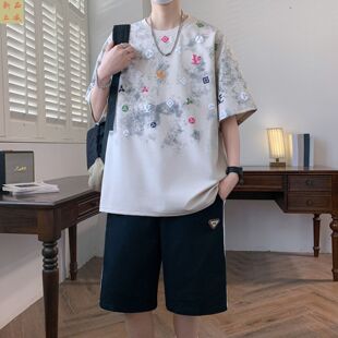 夏季新款冰丝凉感短袖t恤男士潮牌印花套装青少年帅气穿搭一整套