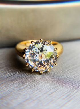 意大利克拉鸽子蛋重工结婚钻戒