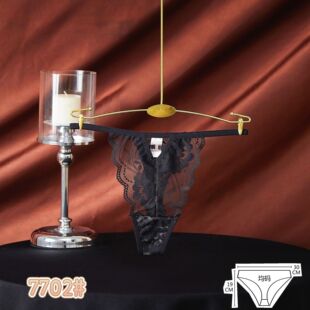 性感黑色蕾丝女士内裤 120斤 细带镂空钻石饰品诱惑丁字内裤