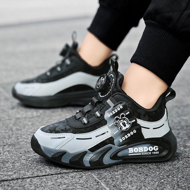 巴布豆童鞋男童运动鞋春秋季皮面防水中大童男孩轻便软底儿童跑鞋