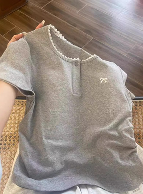 灰色蕾丝花边正肩短袖t恤女2025夏季新款褶皱卡腰蝴蝶结短款上衣