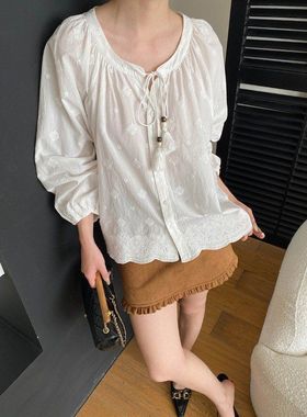 早春新款 复古民族风刺绣流苏系带宽松显瘦长袖衬衫 SN8654