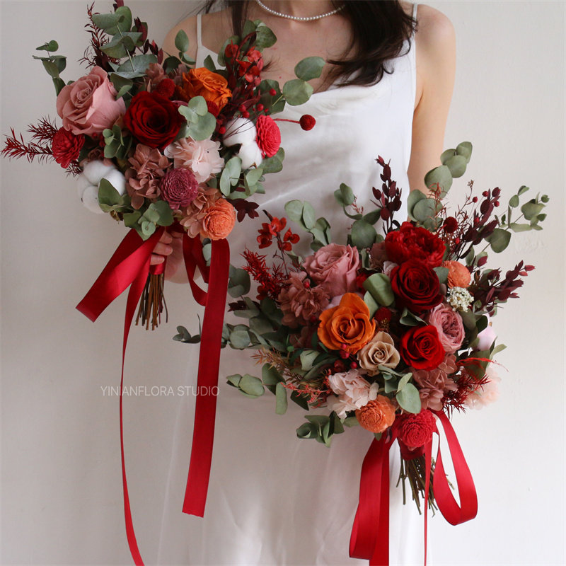 中式红色系新娘手捧花红玫配秀禾迎亲花束乔迁开业客厅装饰花