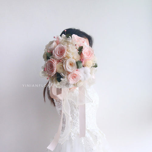 浅粉色莫兰迪色系新娘手捧花接亲花束永生花玫瑰婚房装饰定制花