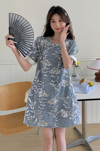 新中式设计款小众连衣裙女夏天洋气亮丝刺绣工艺国风女装小短裙子图片