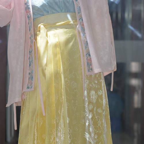 猫咪汉服布面料爆闪暗纹纱