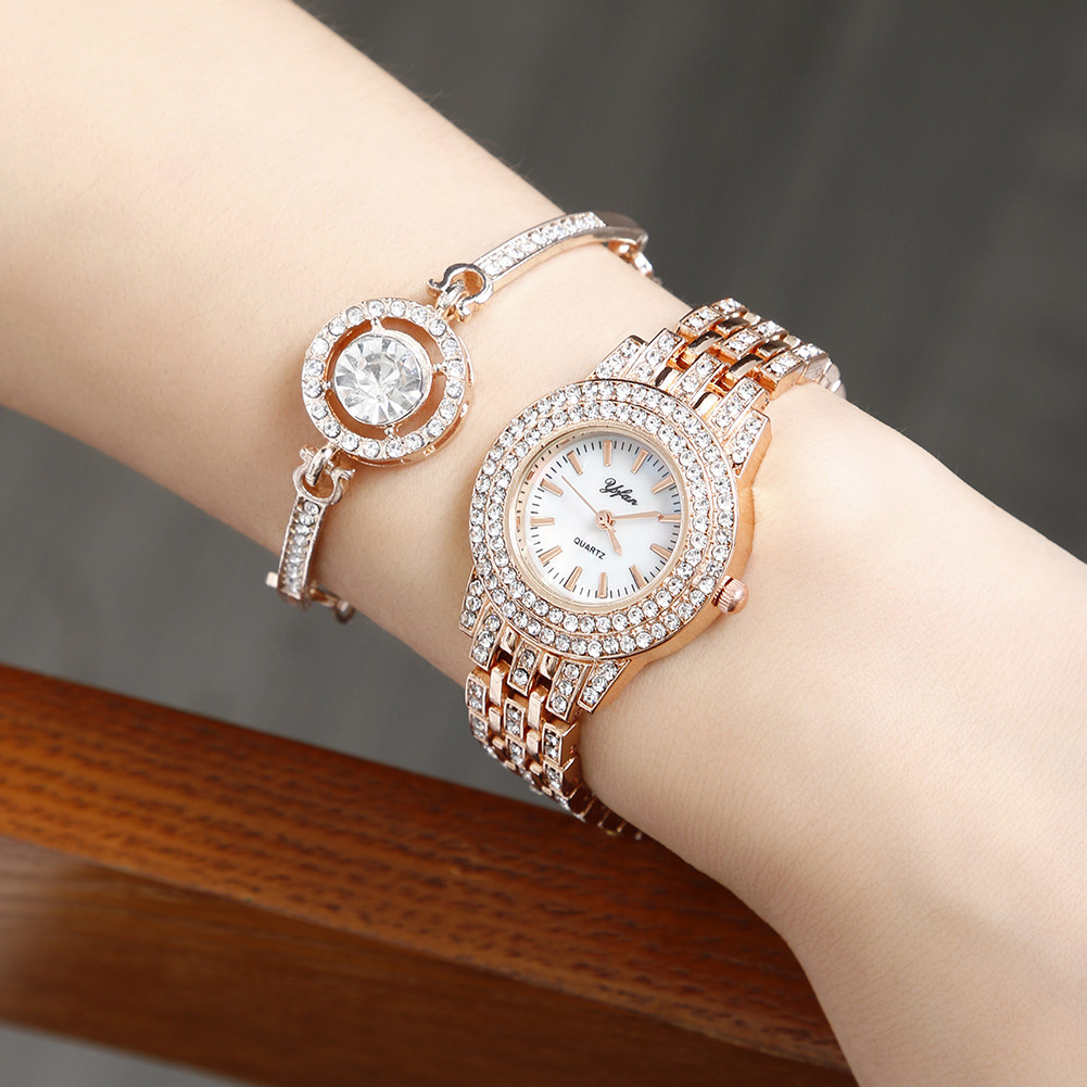 2020新款满天星奢华手表女韩版时尚休闲满钻钢带石英女表礼盒套装