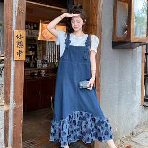 学院风花瓣拼接牛仔背带连衣裙套装女夏2025新款减龄甜美爆款裙子图片