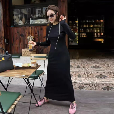 黑色连衣裙秋冬赫本风内搭打底长袖新款修身显瘦高级感休闲风长裙