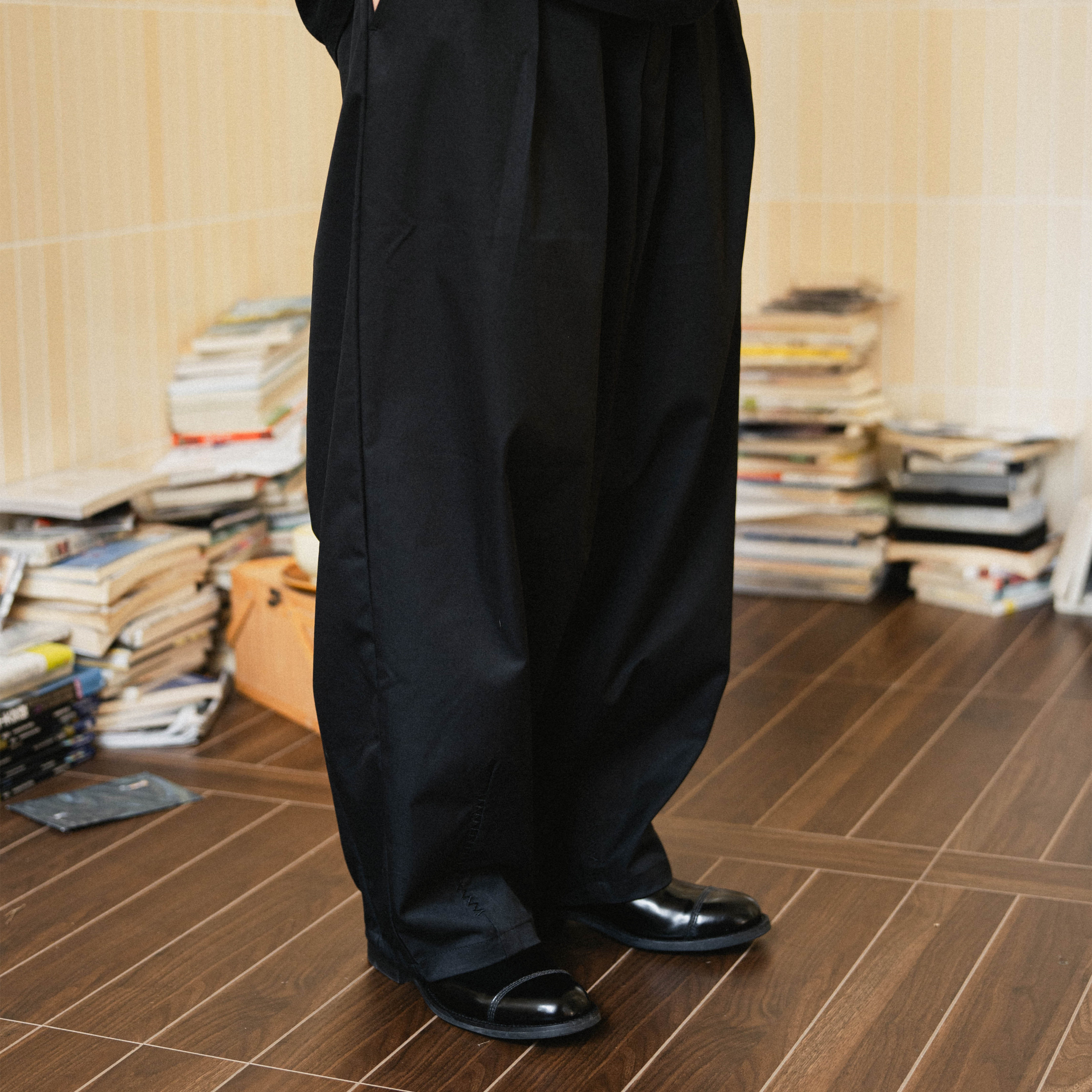 BackBoneSeven两褶廓挺抗皱西裤