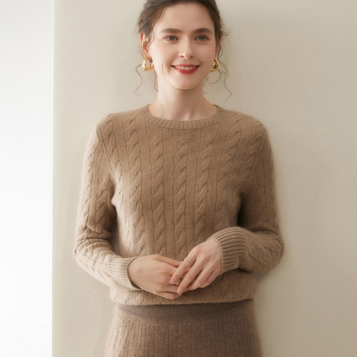 30%~含量新款山羊绒衫女圆领扭花针织打底衫长袖内搭毛衣宽松套头,女装/女士精品,羊绒衫,淘宝优惠券,粉丝福利购,淘宝优惠卷