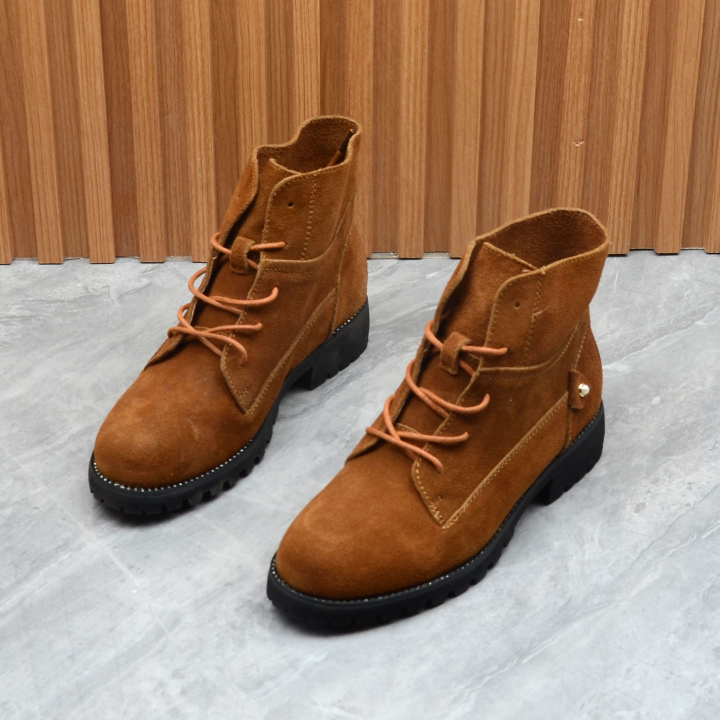 撤柜断码真皮马丁靴高帮磨砂单靴