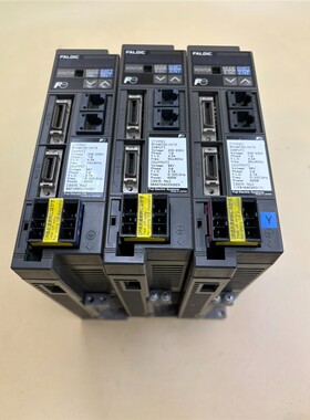 【维修】驱动器RYC401D3-VVT2 ,共三个，两个通电显示正常