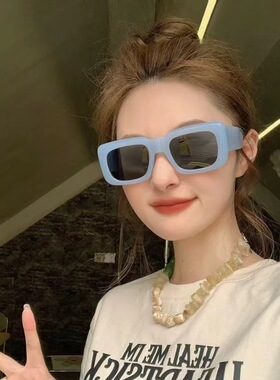 浅蓝色夏季出游凹造型欧美太阳眼镜ins时尚粗腿大方框墨镜女
