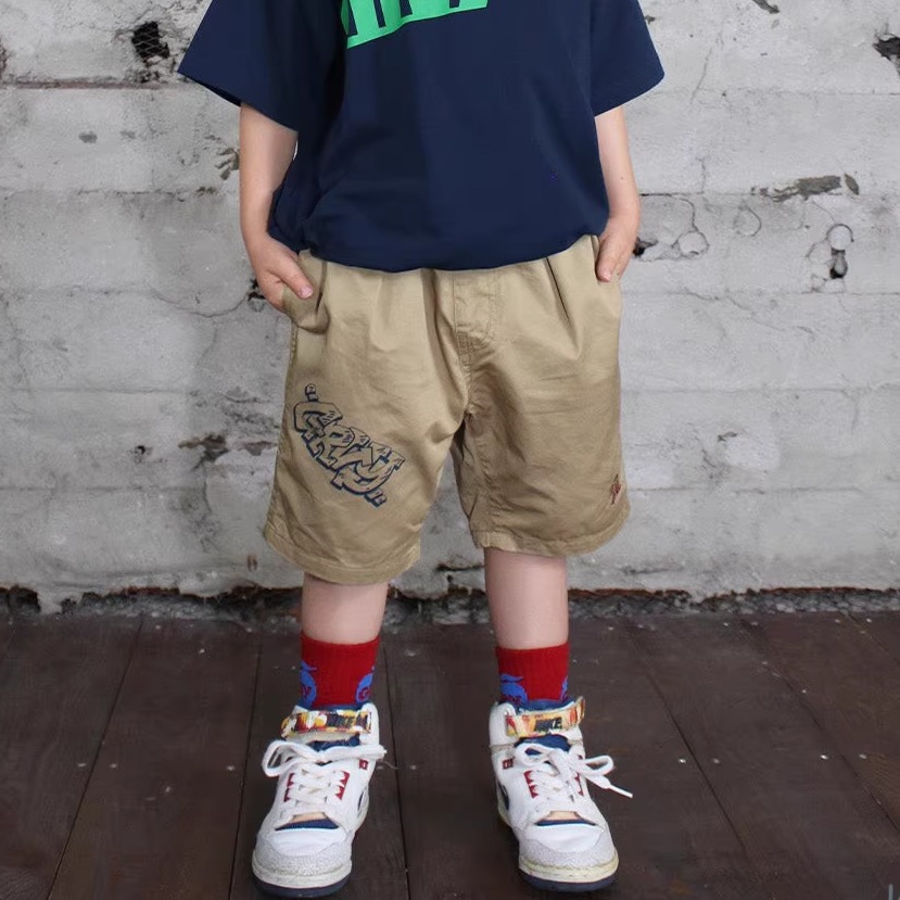 日本代购 童装 Groovy Colors 纯棉滑板狗褶皱腰宽松口袋五分短裤