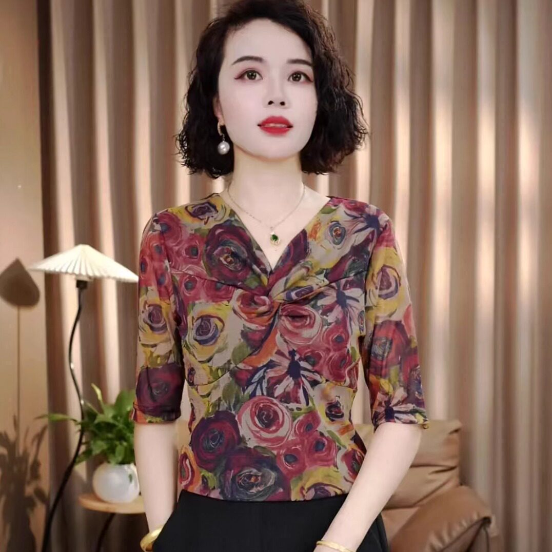 网纱印花打底衫女夏季欧货妈妈装碎花时尚洋气V领中袖显瘦T恤上衣