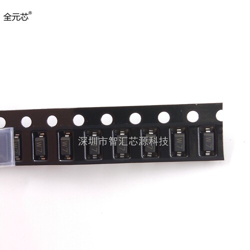 BZT52C4V7 贴片稳压二极管齐纳管 1206 4.7V SOD123封装